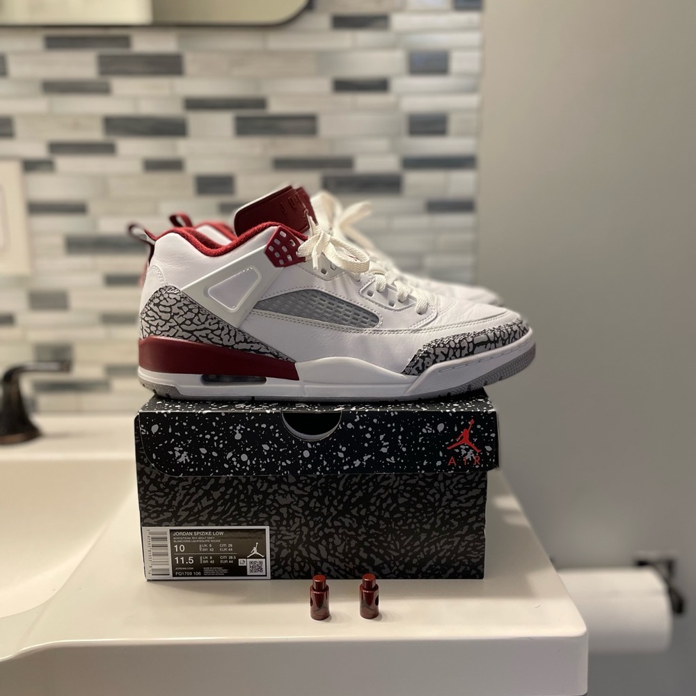 Air Jordan Spiz’ike cement 10 v xi retro Nike air max Kobe adidas lot